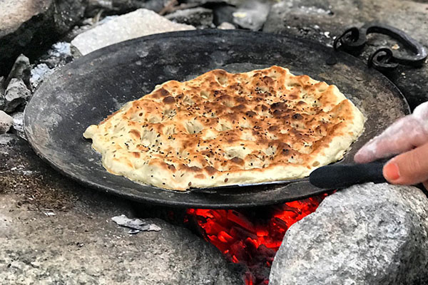 غذای سنتی یزد نان یزدی لتیر
