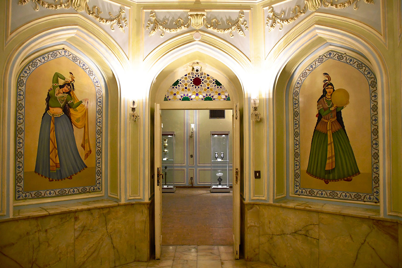 موزه قصر آیینه یزد